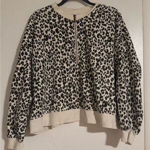 Old Navy zip-up leopard crewneck in XL